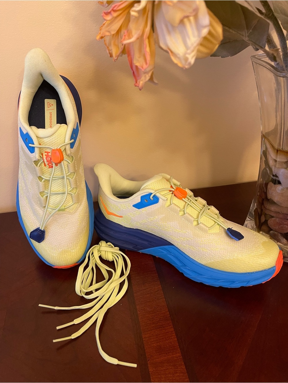 New Men’s Hoka Lightweight Speedgoat 5 Running Shoes in Yellow and Blue